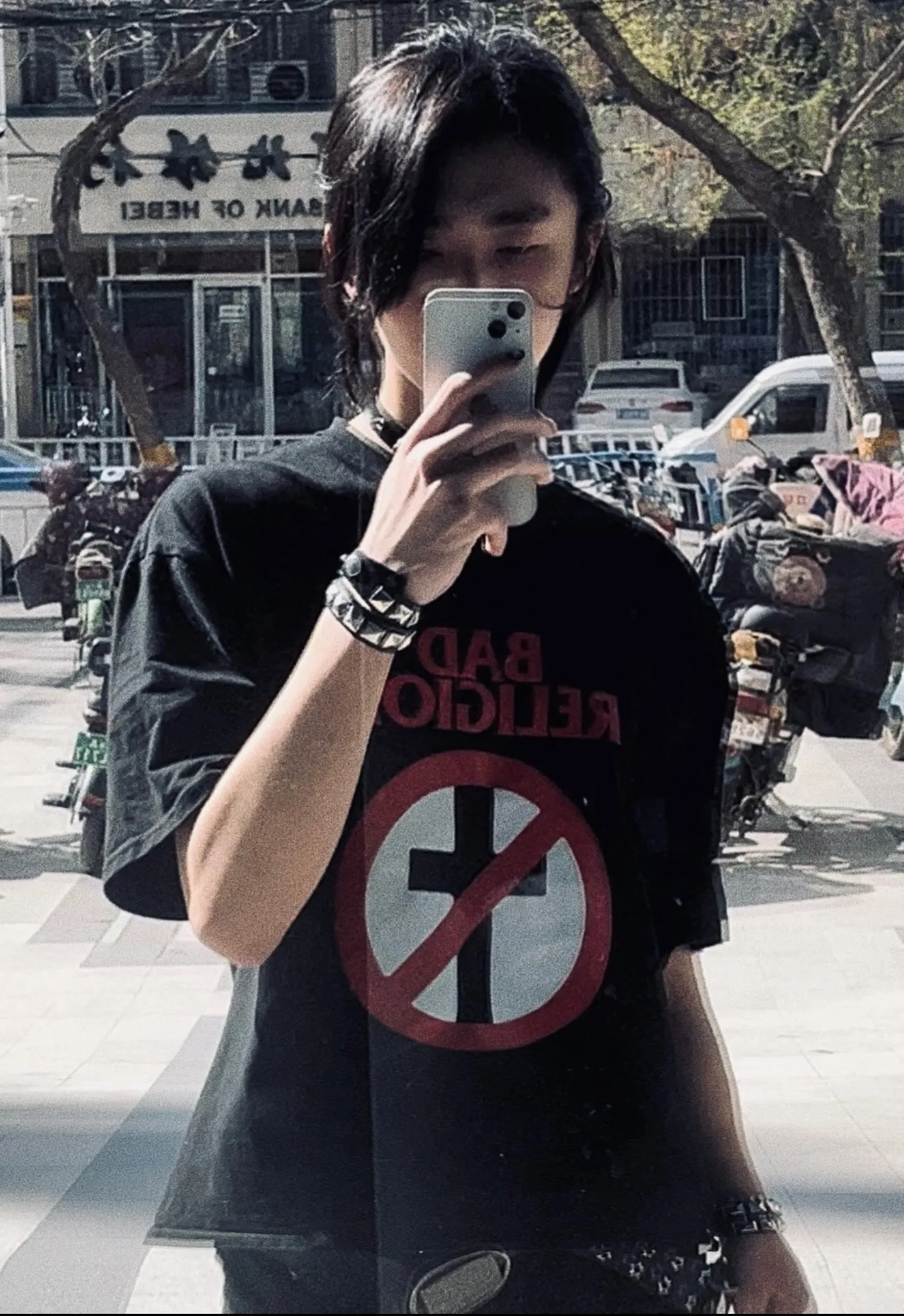 ♻️Style number: 890 P130 washed T vintage SAINT MICHACL—BAD RELIGION’s punk rock band can show a punk and rebellious fashion style. Short wide style washed and distressed High density 280g pure cotton Comfortable punk short wide style silhouette Size: (S-M-L-XL) Color: Washed black